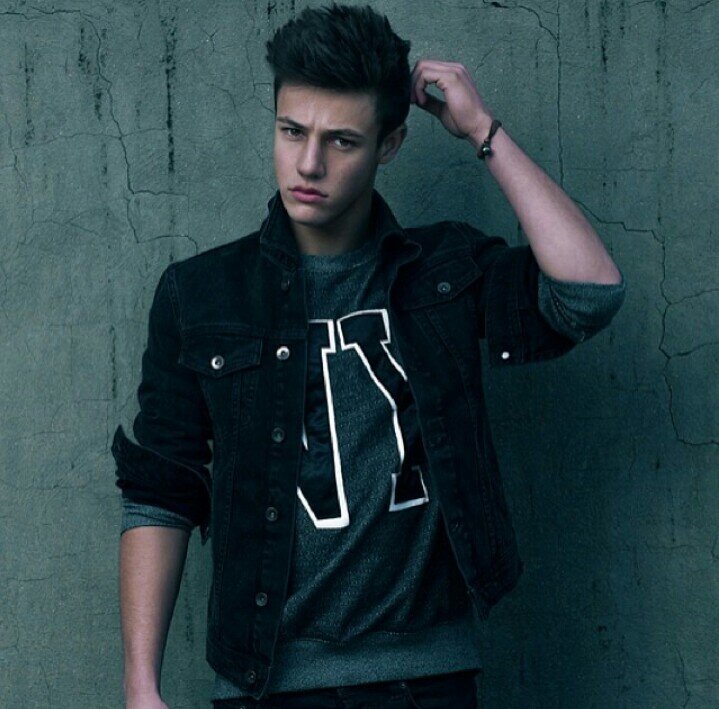 DatAssCameron's profile picture. 