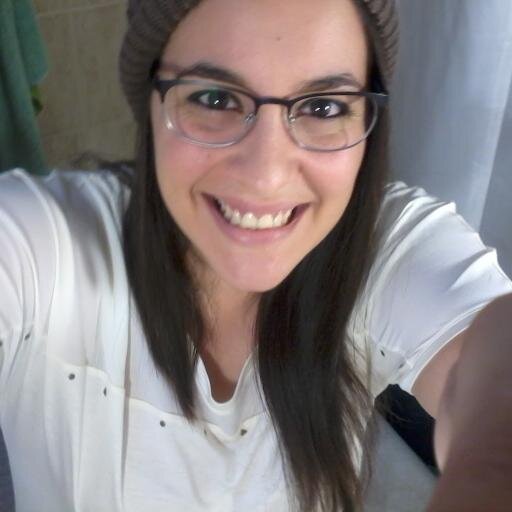 No somos perfectos, nadie lo es… cometemos errores, nos equivocamos… pero nos perdonamos y caminamos al frente.