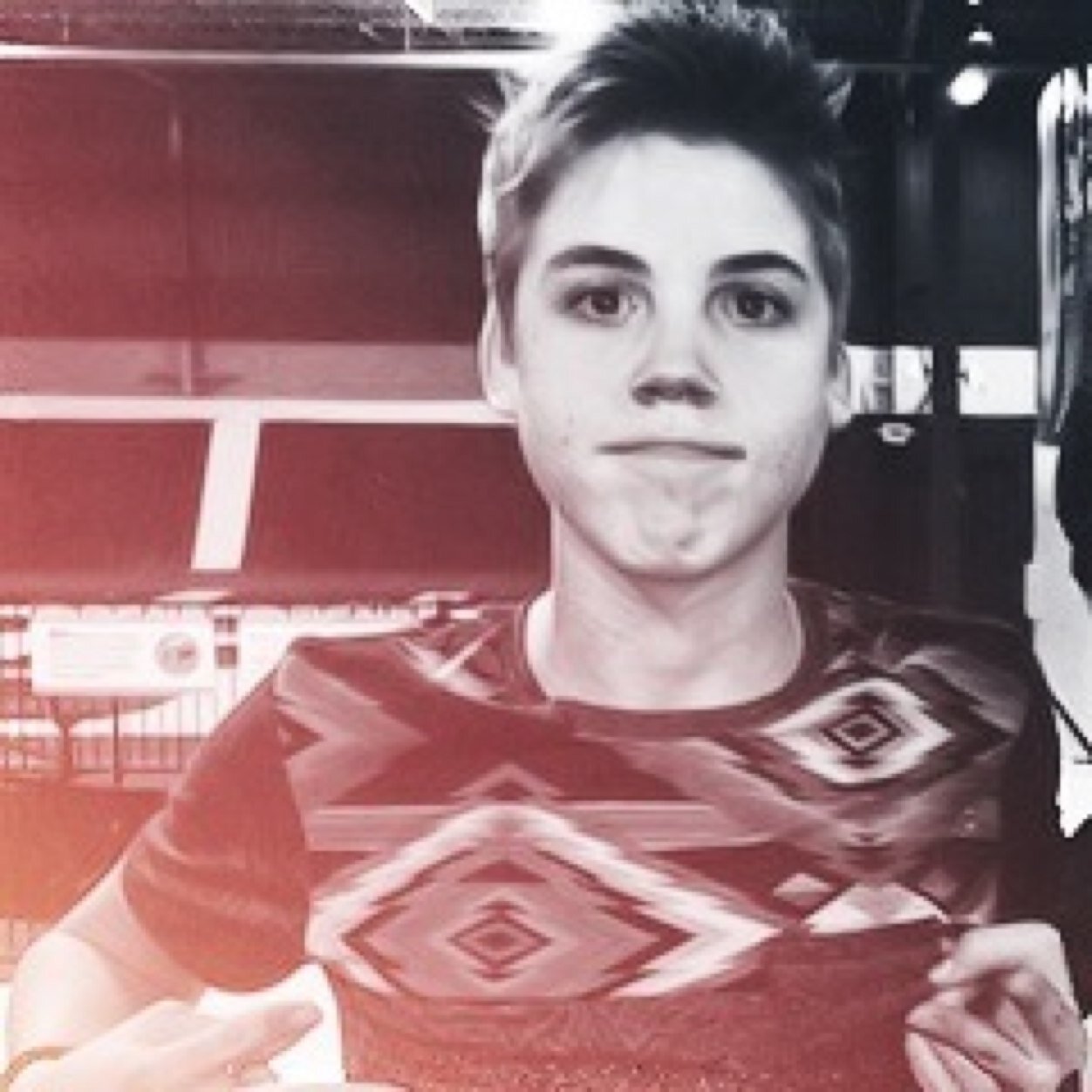 FREEFOLLOWSCP's profile picture. You just gained a free follow! To show your thanks go follow @catexxspinosa ! Everyone who doesnt will be unfollowed.