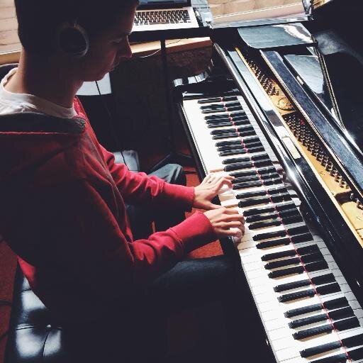 Analog_Canvas's profile picture. We are a fun band.