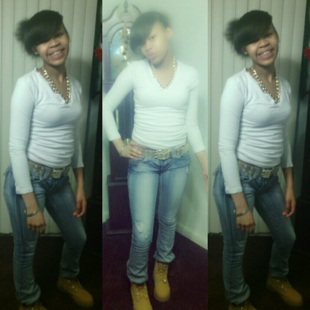 fCK A BIO My Namee PineeApple BTCH , #TeamFOLLOWME #TEAMFOLLOWBACK (:
