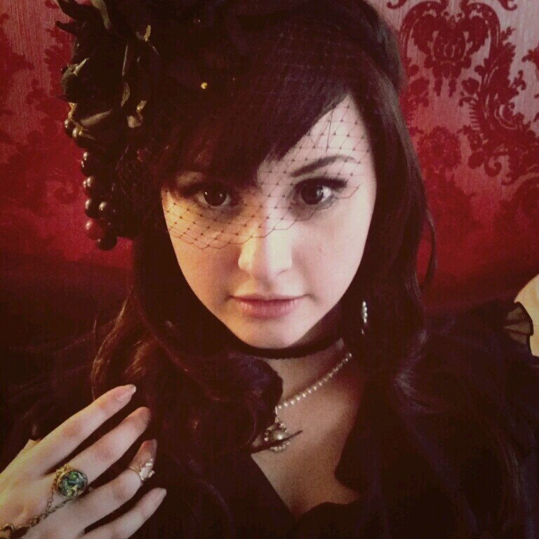 AlyButtons's profile picture. 