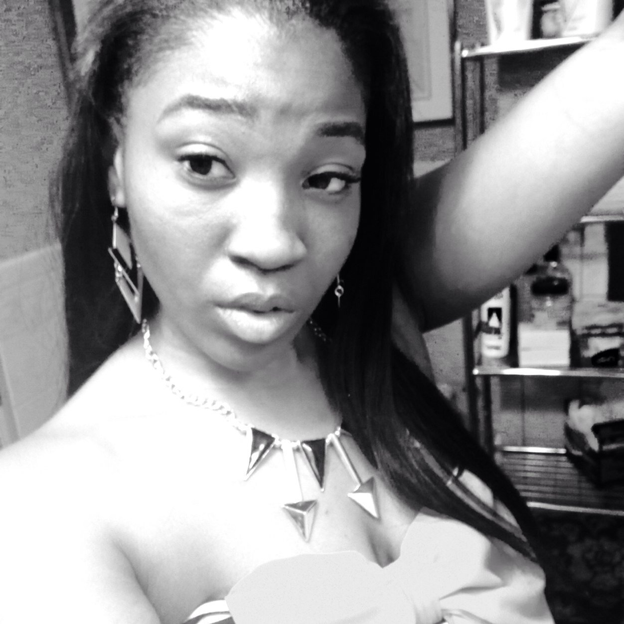 New twitter starting over 
Ceecee is my name 
5'5 Chocolate Queen 
Very fun and outspkoken person 
Im a Cali baby
 #teamgemini