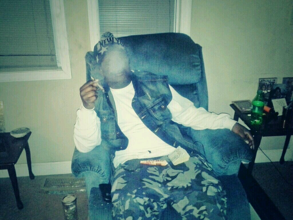 drealexander32's profile picture. IamDrizzy #proudfather shit my bussiness mine I aint worried bout yours!!! im on a moneytrain yu otha niggas left!!!#PikUpYaHu$tleAnPutDownYaHabit$!!!