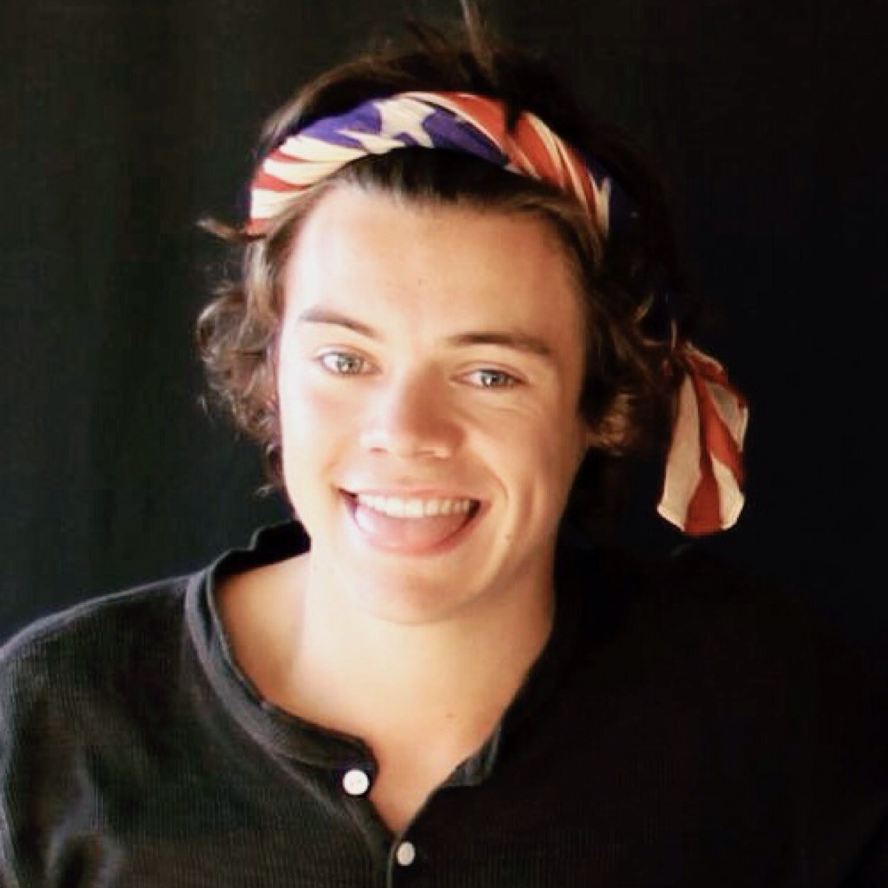 Follow @sassafraszouis please x ily