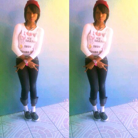 FOLLOW ME ☺All when it hurt inside keep on smiling.