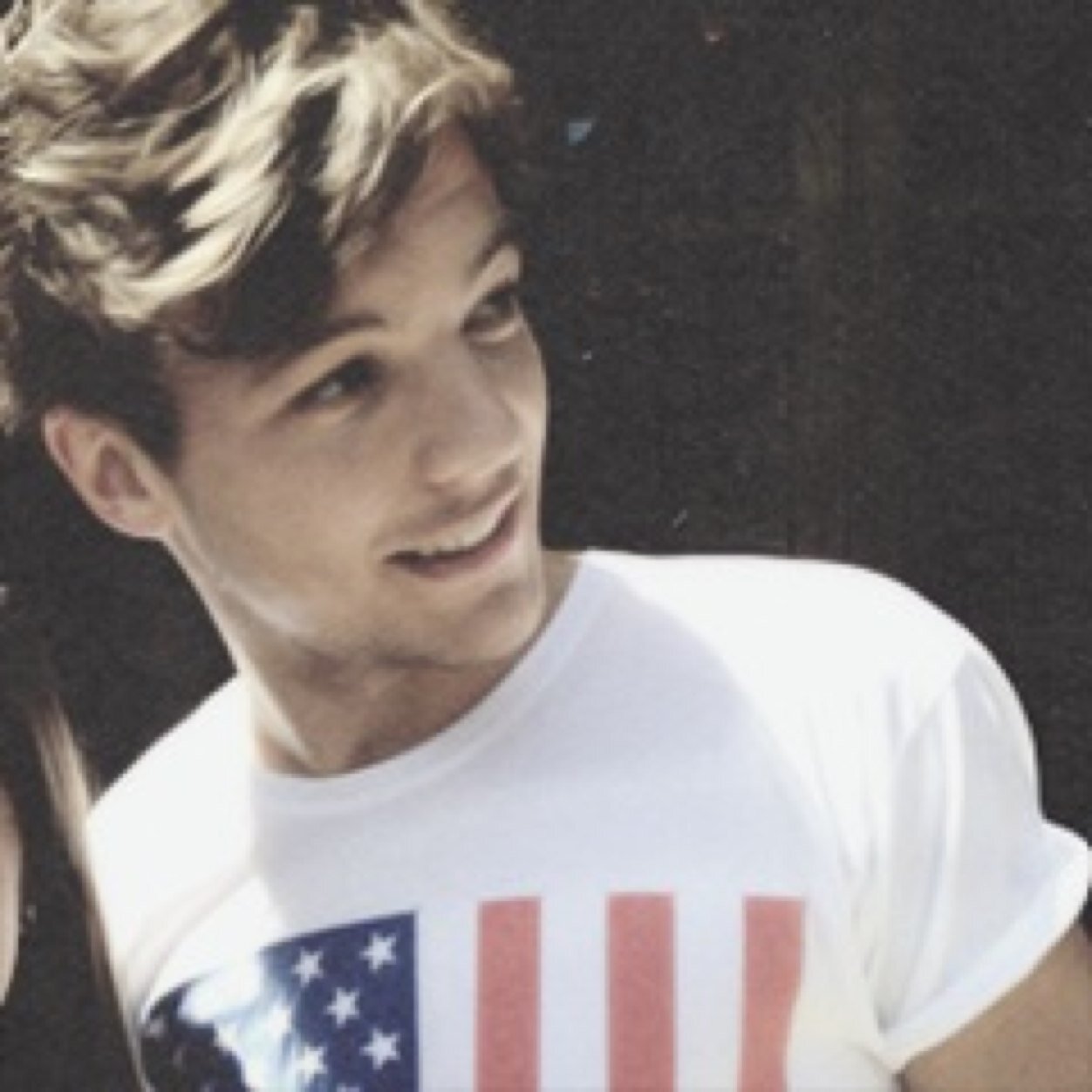 Follow @sassafraszouis please x