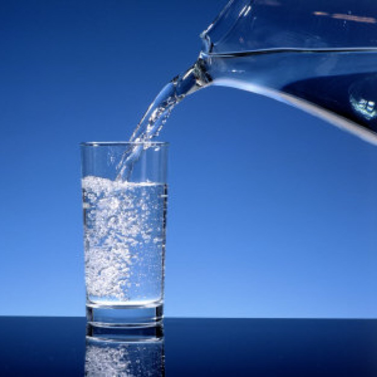 YouThirstay's profile picture. 