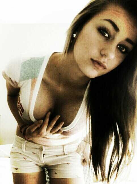 ThatBitch37985's profile picture. haha