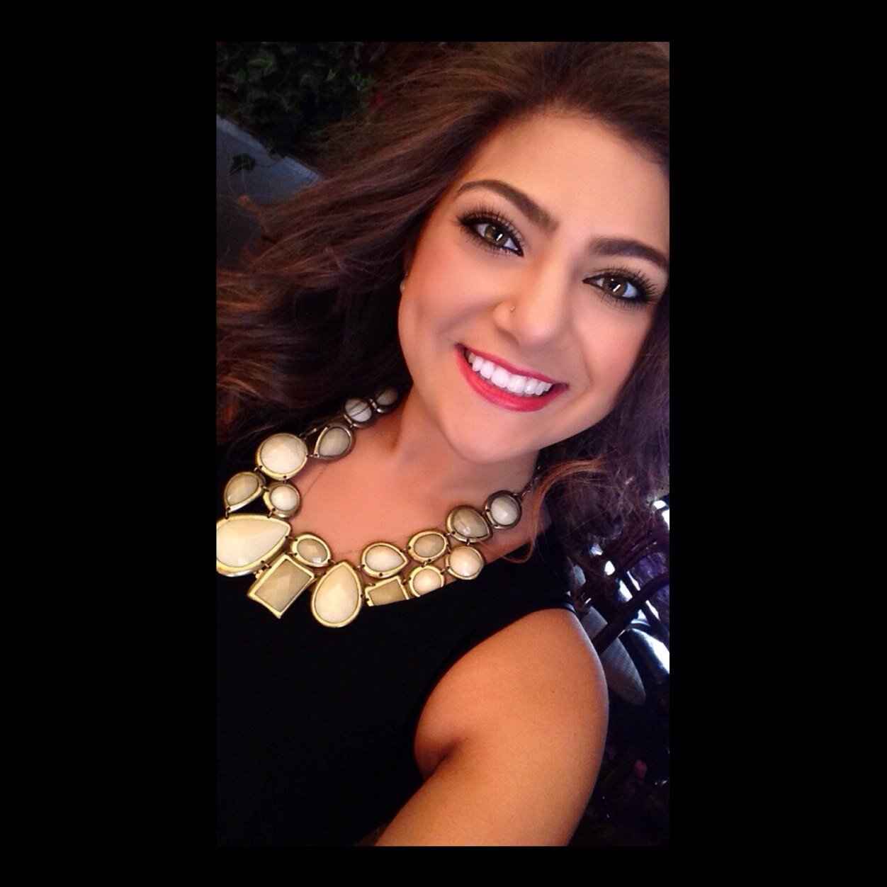 la_la_LINA's profile picture. I like eating bagels in the middle of the street on a hot December day.  pickle me timber....