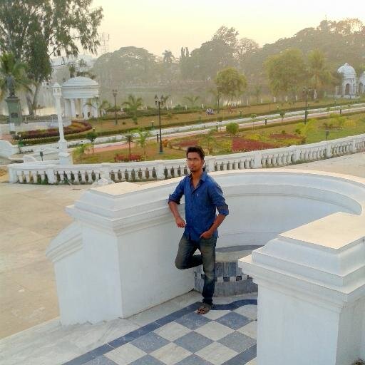 m a simple chocolate boy addicted 2 luv d luvly person.