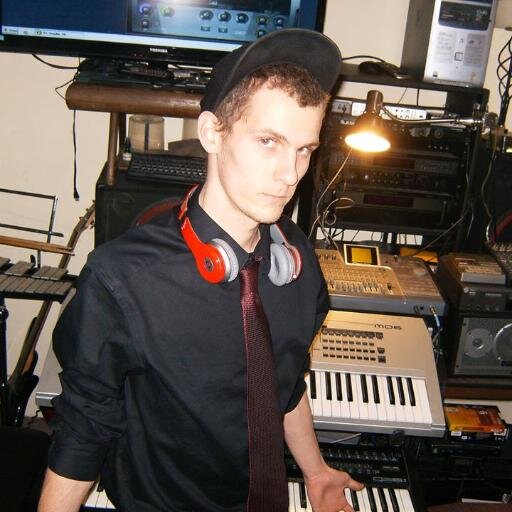 dj_foxic's profile picture. DJ, piano player, guitarist, singer and all around musician.