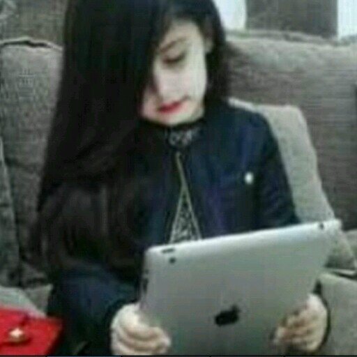 وَآثِقه آنَ روٌحي جَميلہ جداً ، وَ ضِحكتي تروقنَي , وَ لديّ أشخآص اكتفي بہم عنَ العَآلم بأكَملّہَ ..*~ اي سؤال الاسك  http://t.co/SInAkB635o