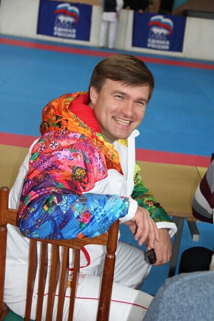 Член партии Единая Россия