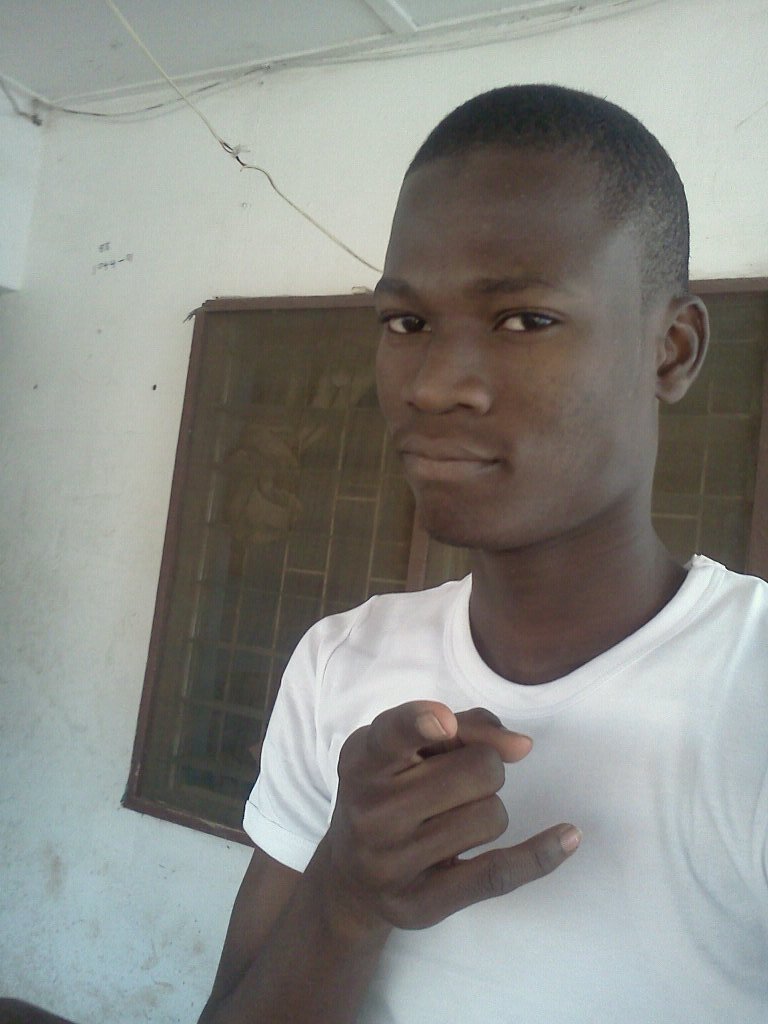 ℓ̊ am cool, have passion 4 lively pple, You so
wouldn't want †̥o stop having me as a friend
cuz U would Lov Me!@Haphixblinkz @Apoetlived #Teamfollowback
