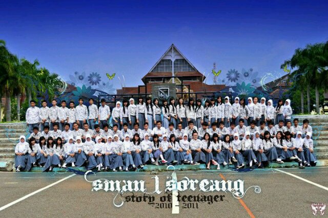 alumni SMAN 1 SOREANG angkatan 2010/2011
Meskipun kita tidak lagi dalam satu rumah, tapi kenangan kita tetap dalam satu ingatan