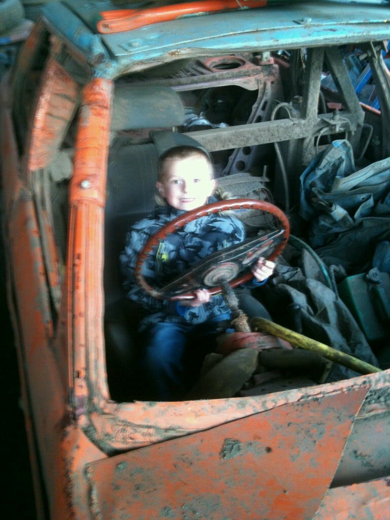 Hi there massive fan of speedway and love my family to bits