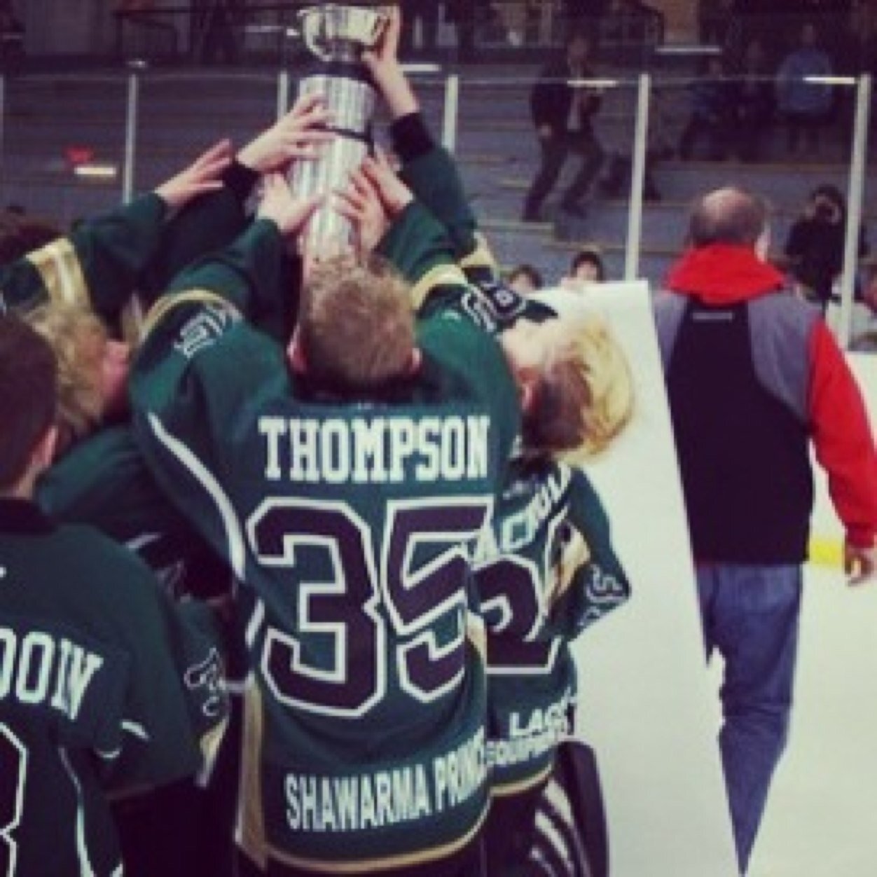 Play for the Gloucester Rangers miner pewee AA my favourite players are Bobby Ryan ,Kyle Turris and Mika Zabanijad