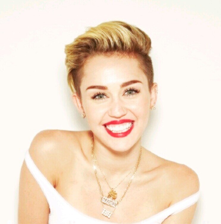 FREE FOLLOW, SÍGUEME EN @CARMENACTTITUDE Y TE DARÉ FOLLOWBACK SEGURO. #TWILIGHTER #POTTERHEAD #ROBSTEN #SMILER #DIVERGENTE