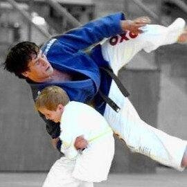 FriSchn's profile picture. Medizin, Musik, Film, Literatur, Sport,...