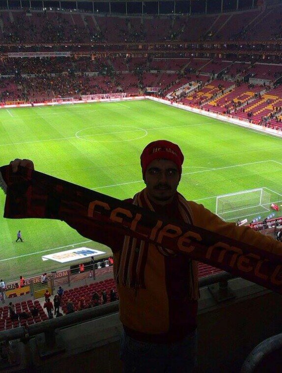 Yasasin  Fikri hür,İrfani hür,Vicdani hür GALATASARAY...