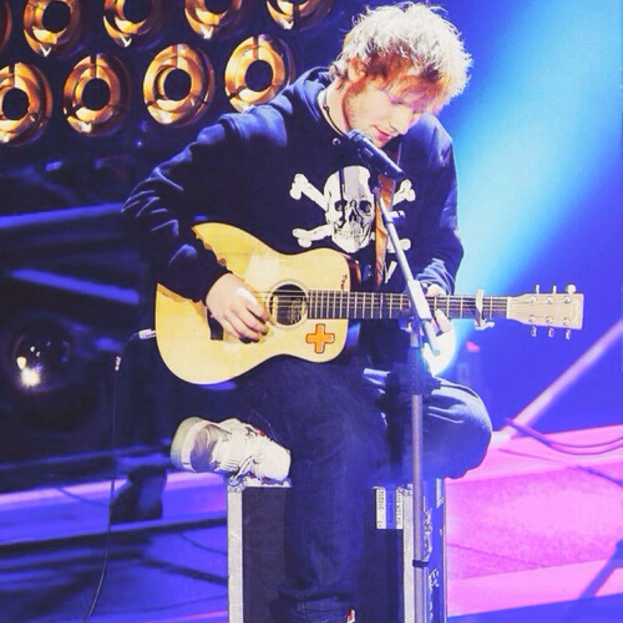 Yo, I'm british, I play the guitar & I sing alot.
|RP|MV|