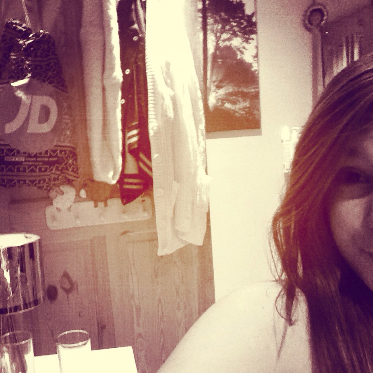 chilling at home talking to my mate. gunna be a great day oxxoxoxoxoxoxox