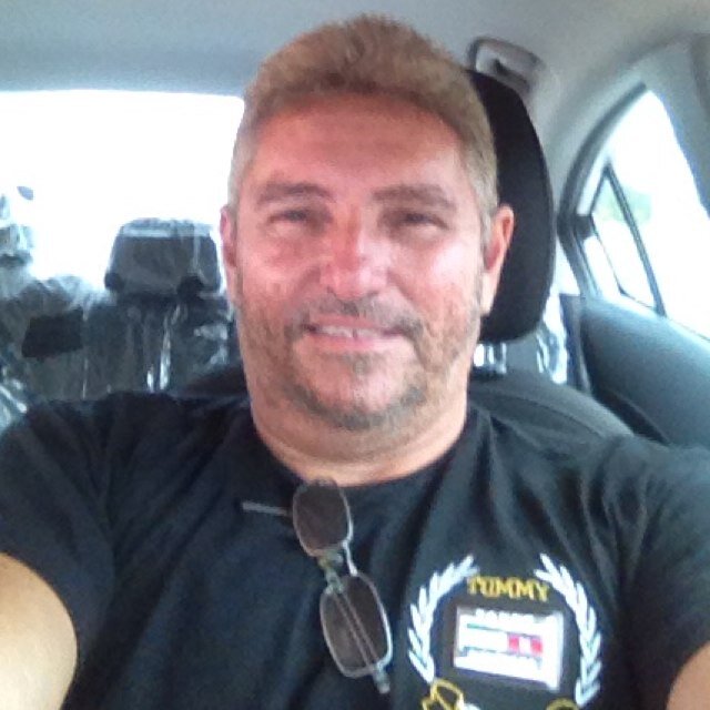Sou professor de Biologia,amante da natureza e um incansável defensor dos direitos sociais,da cidadania e da vida em todas as suas versões!!!