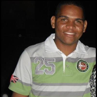 Tem gente que deseja mal ao próximo. Eu desejo o bem a todos. Cada um oferece aquilo que tem.
 ★☺♪♪