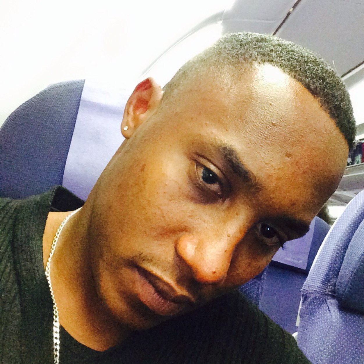 300LOUIS's profile picture. 