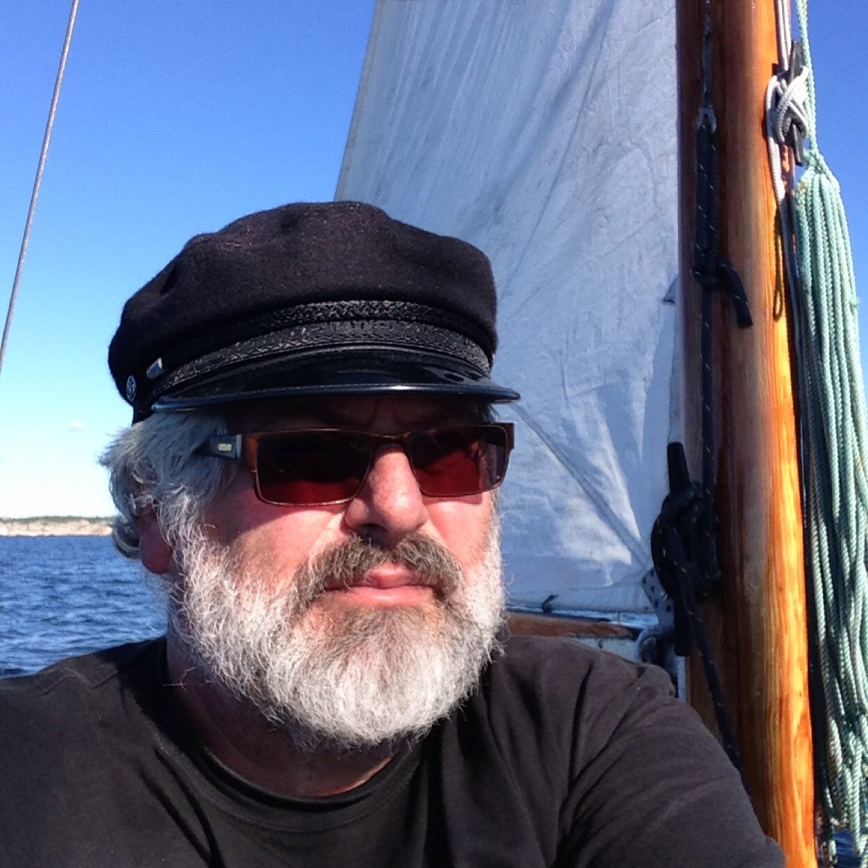 ArBjrn's profile picture. Bor på Greåker i Sarpsborg kommune. Ansatt som fylkessekretær i Arbeiderpartiet.