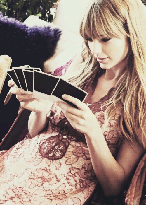 SHE'S BEAUTIFUL & PRETTY & FLAWLESS & PERFECT. SHE IS TAYLOR SWIFT.