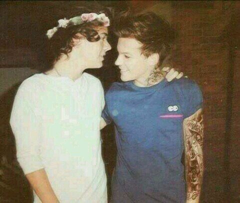 free follow from @blameitonharold                       (Ask her for a followback)
