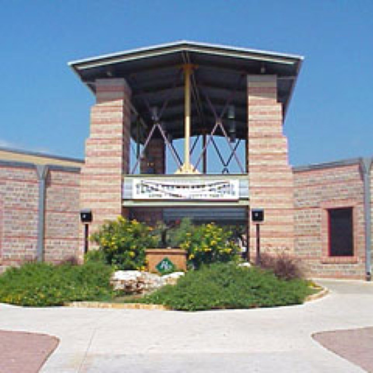 NewXOXOrhs's profile picture. NOT AFFILIATED WITH THE ORIGINAL. DM me POSITIVE things about Reagan students to help make this school less catty.