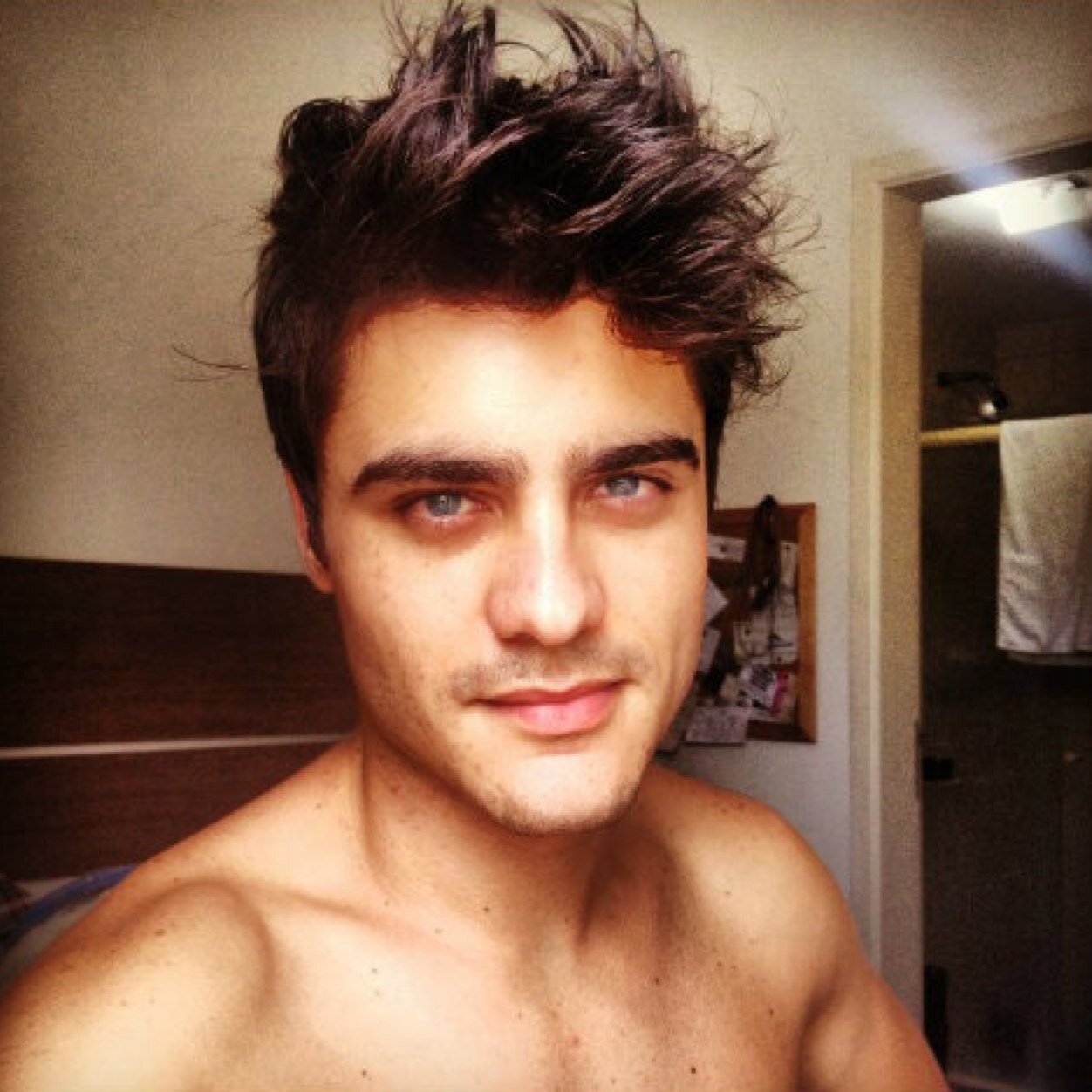 Meu amor por você não pode ser medido, porque o universo é pequeno para o que sinto  Gui