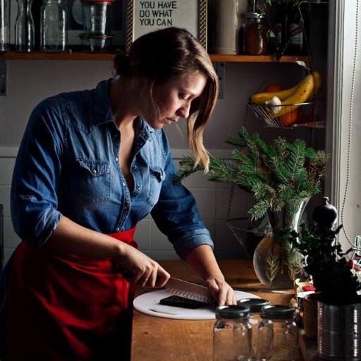 eater/writer/recipe developer/food photographer. mama to two little birds in Hintonburg.