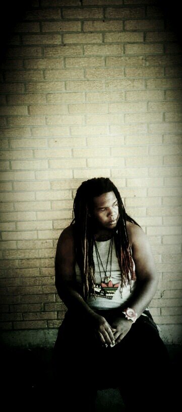uprising artist frum New Iberia Louisiana....got love for my team DHM(DREADHEAD MAFIA)....fwm for features...