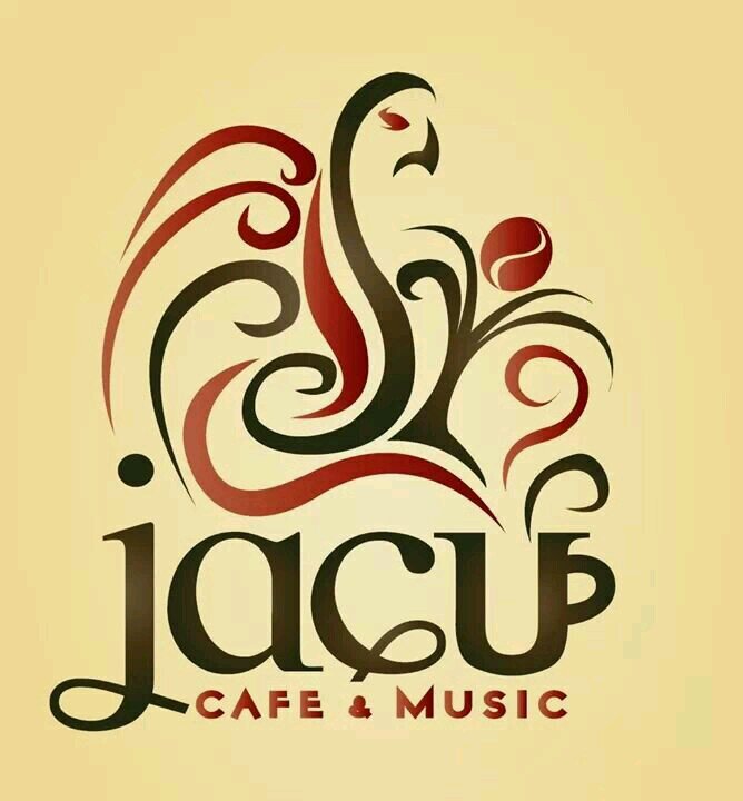 Jacú Café ofrece una propuesta de ambiente estilo lounge. Puedes disfrutar desde un tradicional café, copas de vinos, cocteles, platillos y música en vivo.