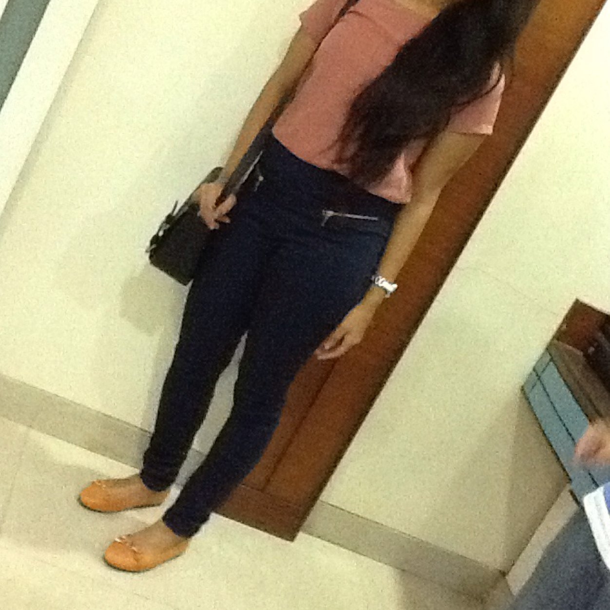 Former cardio bunny, lost around 20kgs, clean eater, runner, accounting student, goal is muscle!,love leg days, love food, travel and good company! Namaste.