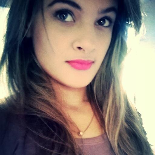 amo tudo na minha vida eu sou sempre feliz e é assim que devo ser para fazer as pessoas sorrirem junto comigo!!!!