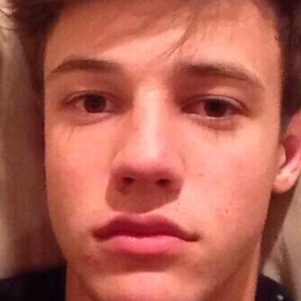 grungecameron's profile picture. HI ILY GO FOLLOW @sweatermendes :))