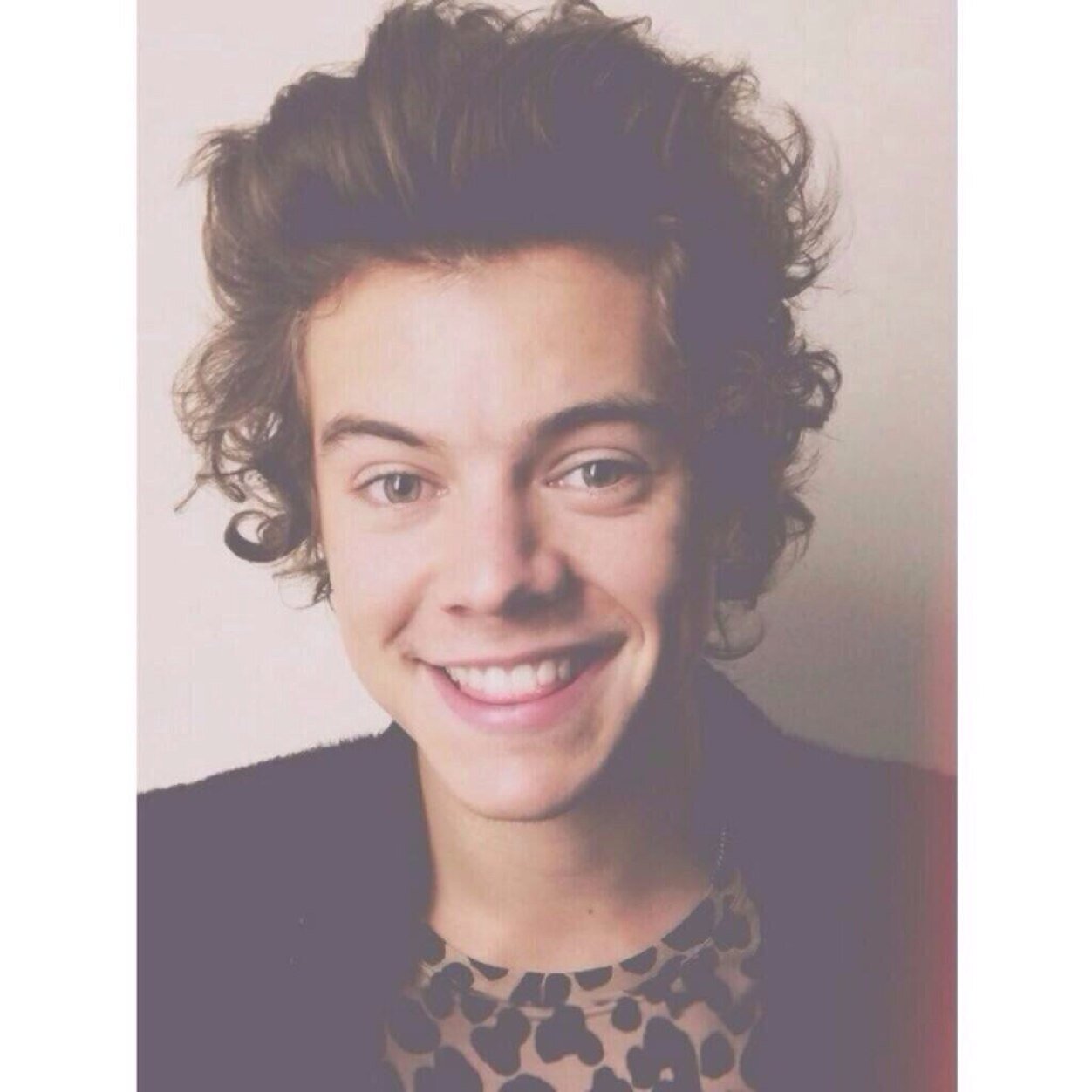 IF I FOLLOWED YOU ITS BECAUSE YOUR FAB DONT FOLLOW BACK BUT FOLLOW @buddingharry SHE GAVE YOU THIS FOLLOW