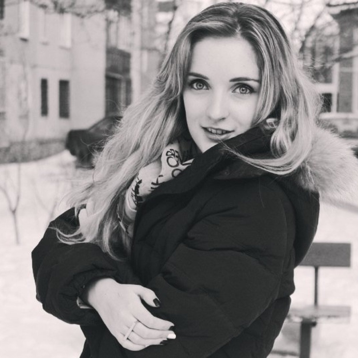 I am a very happy and cool girl. I dance Hip-hop. I love all my friends. I am fond of English and Spanish))))I listen to different music)