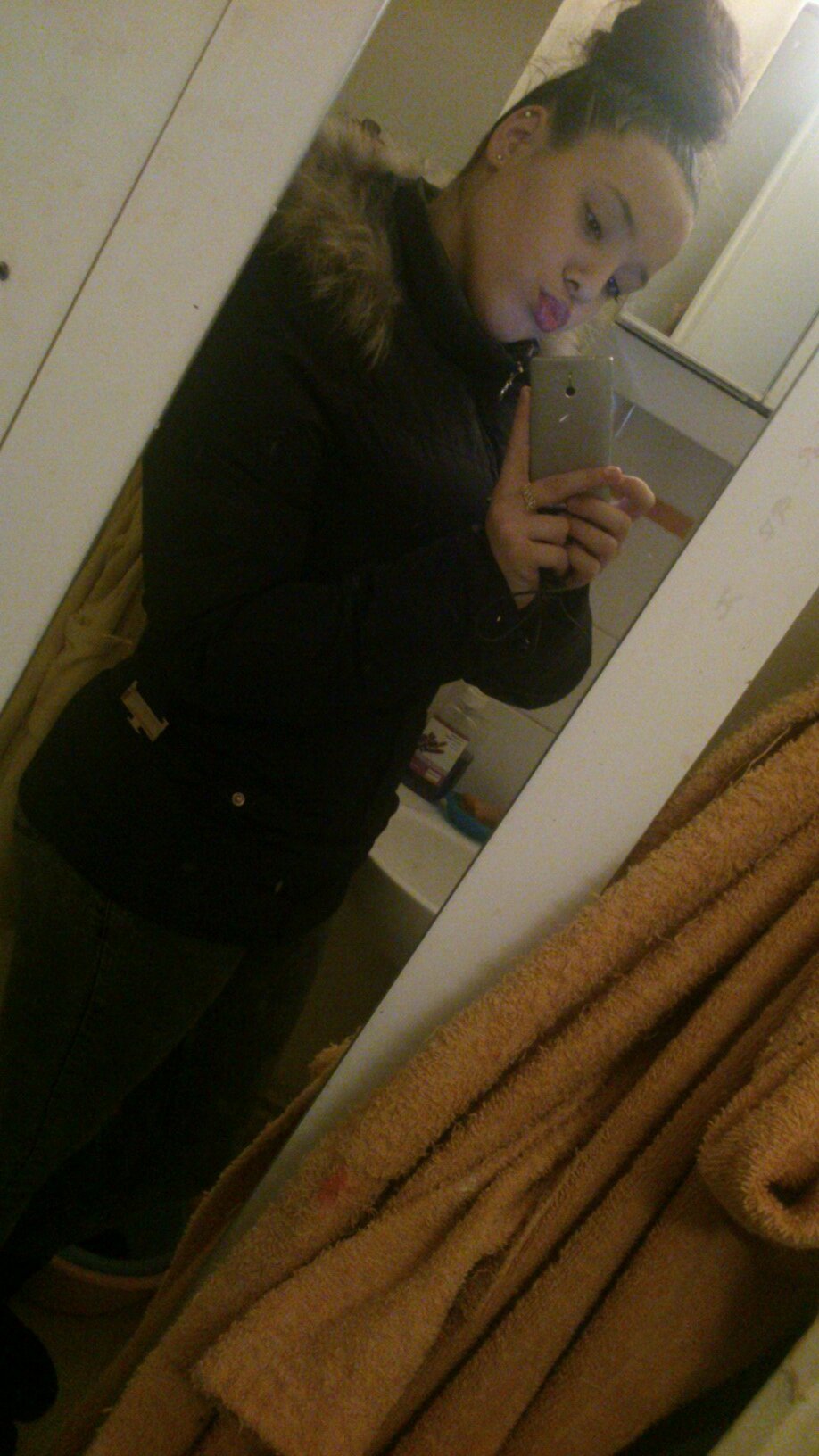 MmeLacrim_94's profile picture. Si La Verité Blesse C'est Pas Une Bouche Quue J'ai Cst Un Shlass ✌