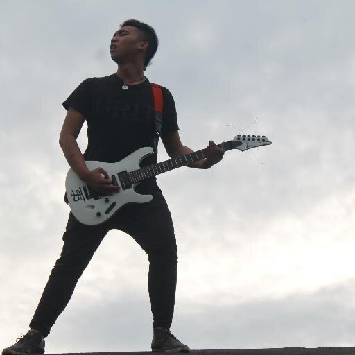 Guitarist ;) not handsome, not beautiful :D | @IMMC_jogja | @SedekahTMJ | I dedicate my life entirely to music.. :')