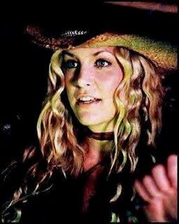 Parents died, got no group, been surviving on my own. I don't trust anyone. |Single&Straight|18+|MV|TWD|