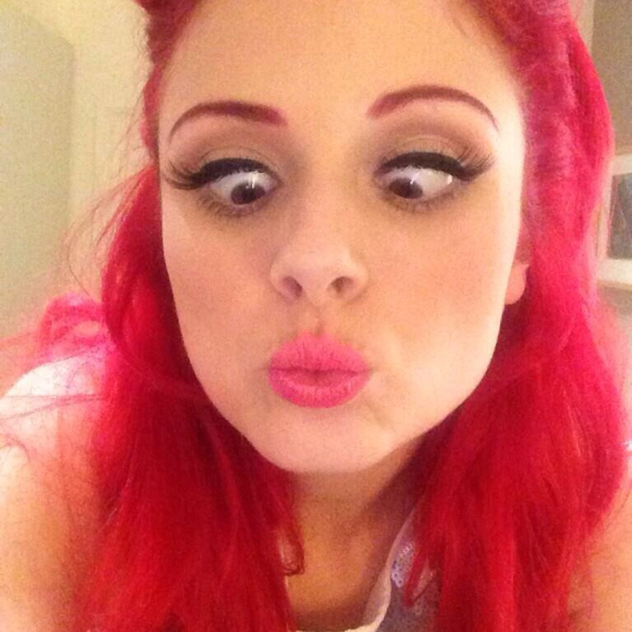 My life will be complete when sarah de bono notices me :D