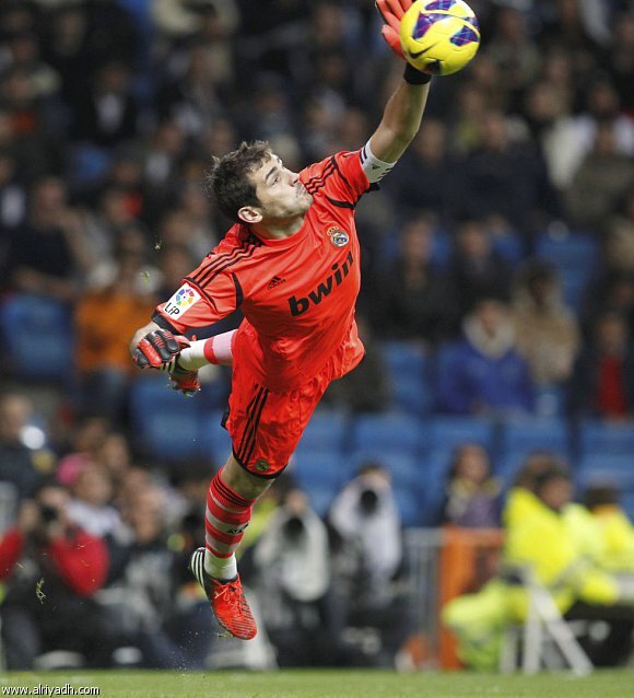 Portero y capitán del Real Madrid C.F. y de la Selección Española de Fútbol | Official Account