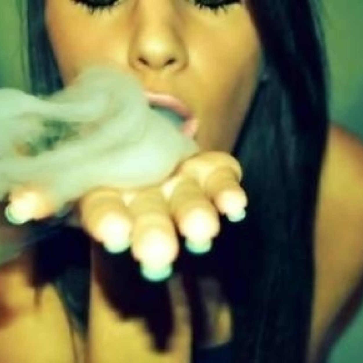 Nice girls get nothing, but walked all over. Stoner girls do it better. ✌️#bootygangordie #nympho