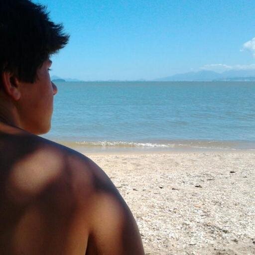 Eu vivo do meu jeito, se te incomoda é porque funciona !                                     namorado da @emilly_floores